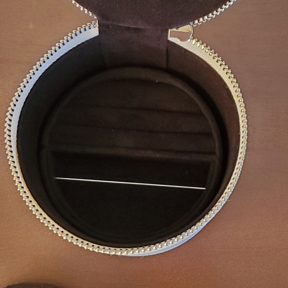Jewlery holder